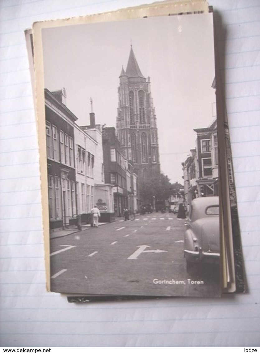 Nederland Holland Pays Bas Gorkum Met Straat, Kerk En Auto Oud - Gorinchem