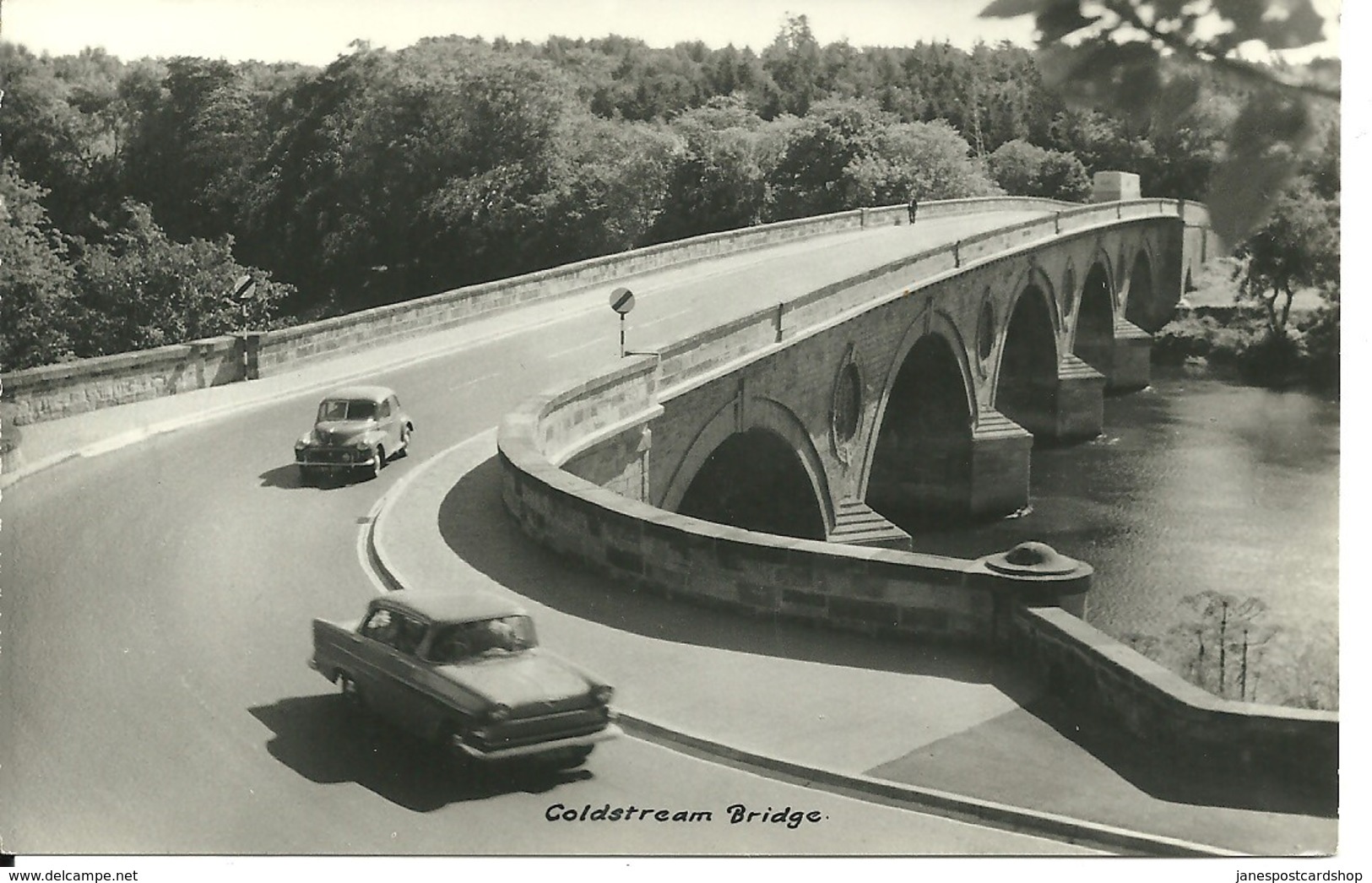 REAL PHOTOGRAPHIC POSTCARD  COLDSTREAM BRIDGE - WITH MORRIS MINOR AND OTHER - BORDERS - BERWICKSHIRE - Berwickshire