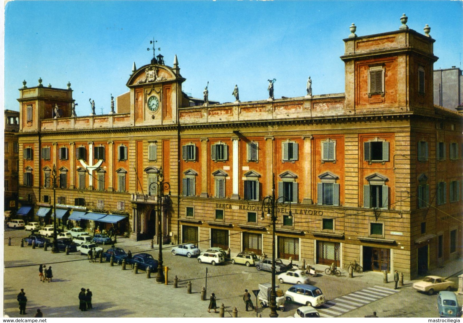 PIACENZA  Palazzo Del Governatore  Banca Nazionale Del Lavoro  Assicurazioni Generali  Auto  Fiat 600 Multipla - Piacenza