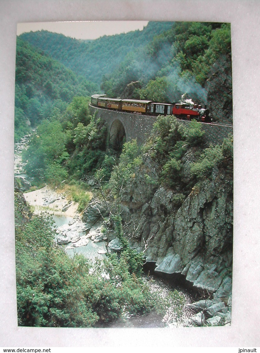 LOT de 50 CPM - Thème FERROVIAIRE - Trains et locomotives de tous types et âges (voyageurs ; marchandises ; loisirs)