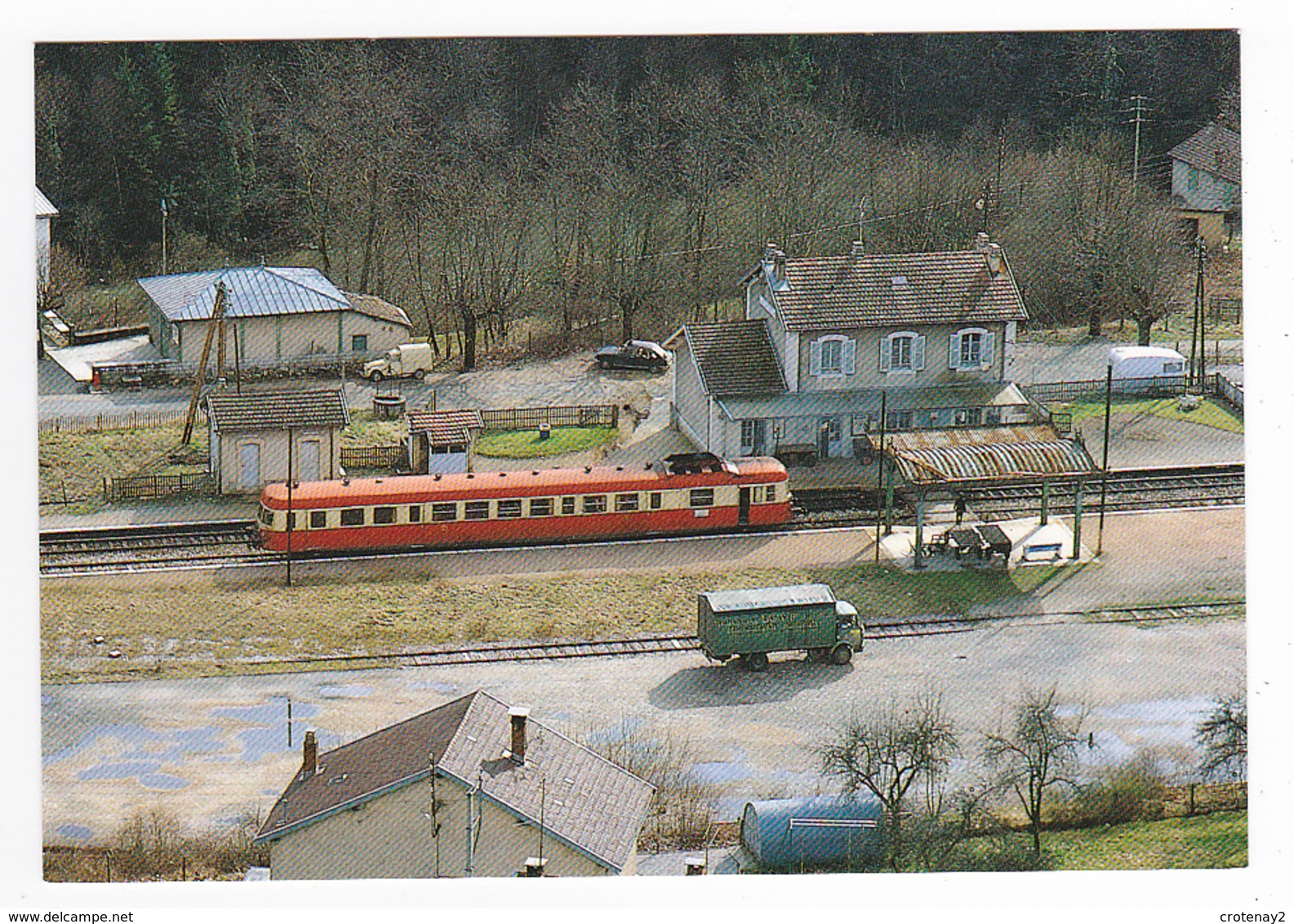 39 Lavans St Lupicin Vers St Claude N°9 Train Autorail X 2863 En Gare 1977 VOIR ZOOM Camion Lamy Citroën 2CV Camionnette - Saint Claude