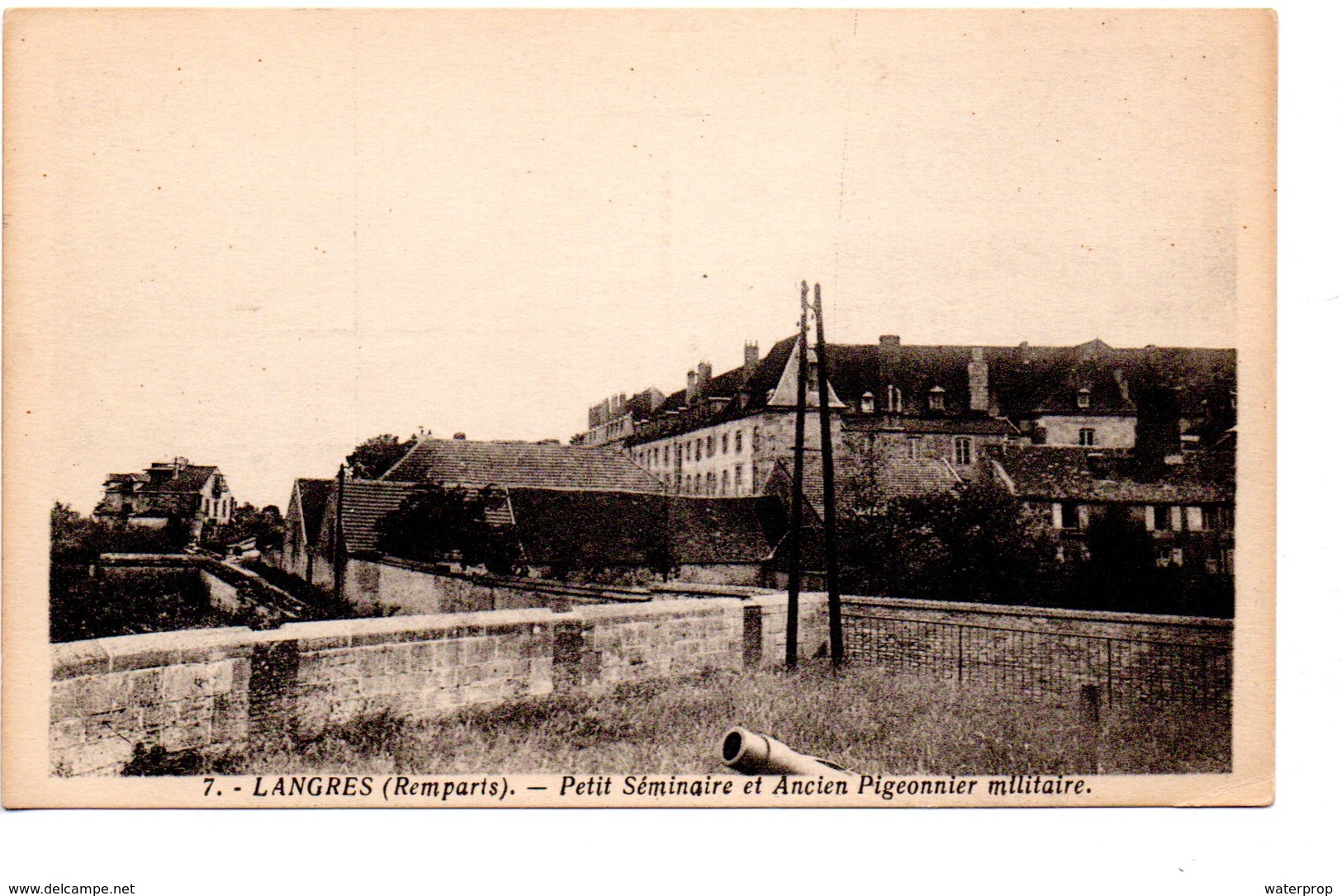 LANGRES (Remparts) - Le Petit Séminaire Et Ancien Pigeonnier Militaire - Langres