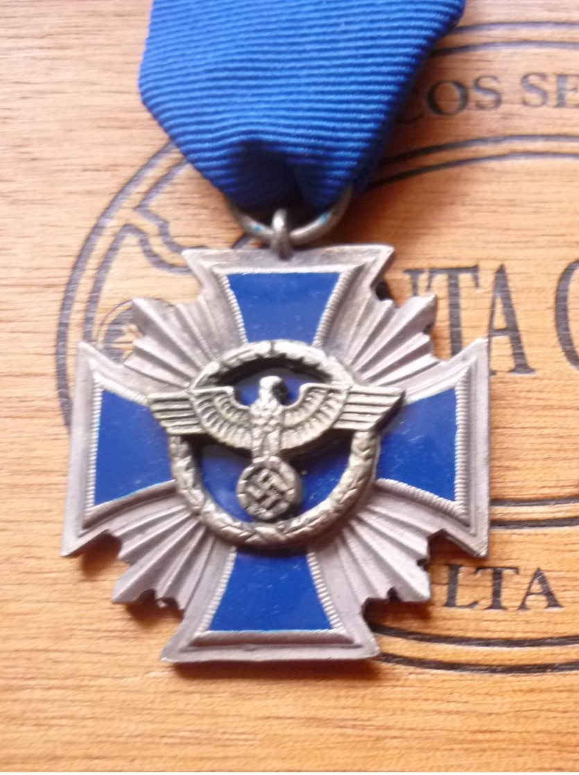 German Breast Medal - 1939-45
