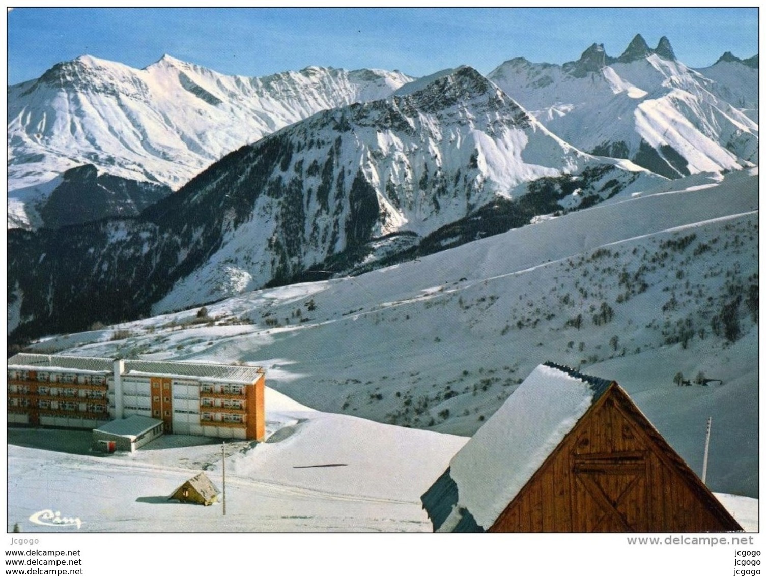 LA TOUSSUIRE. "Sports D'Hiver". Face Aux Aiguilles D'Arves "la Ville De Lyon"  2 Scans - Autres & Non Classés