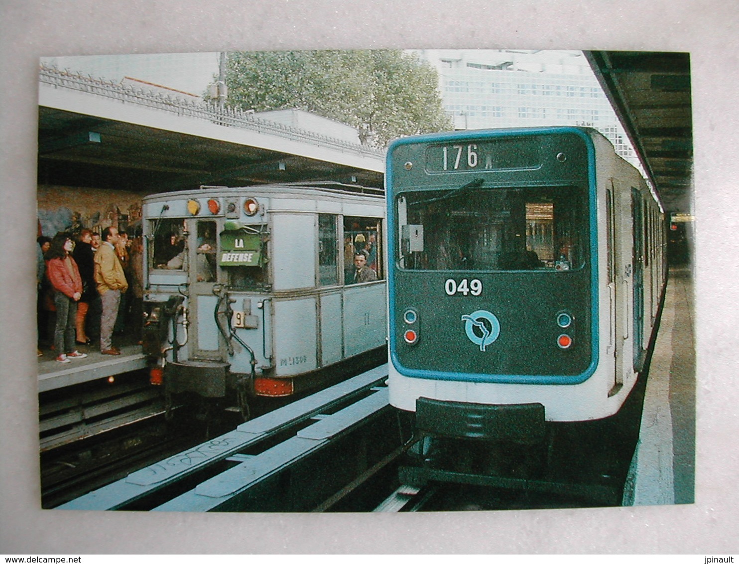 LOT de 36 CPM - Thème FERROVIAIRE - Métro