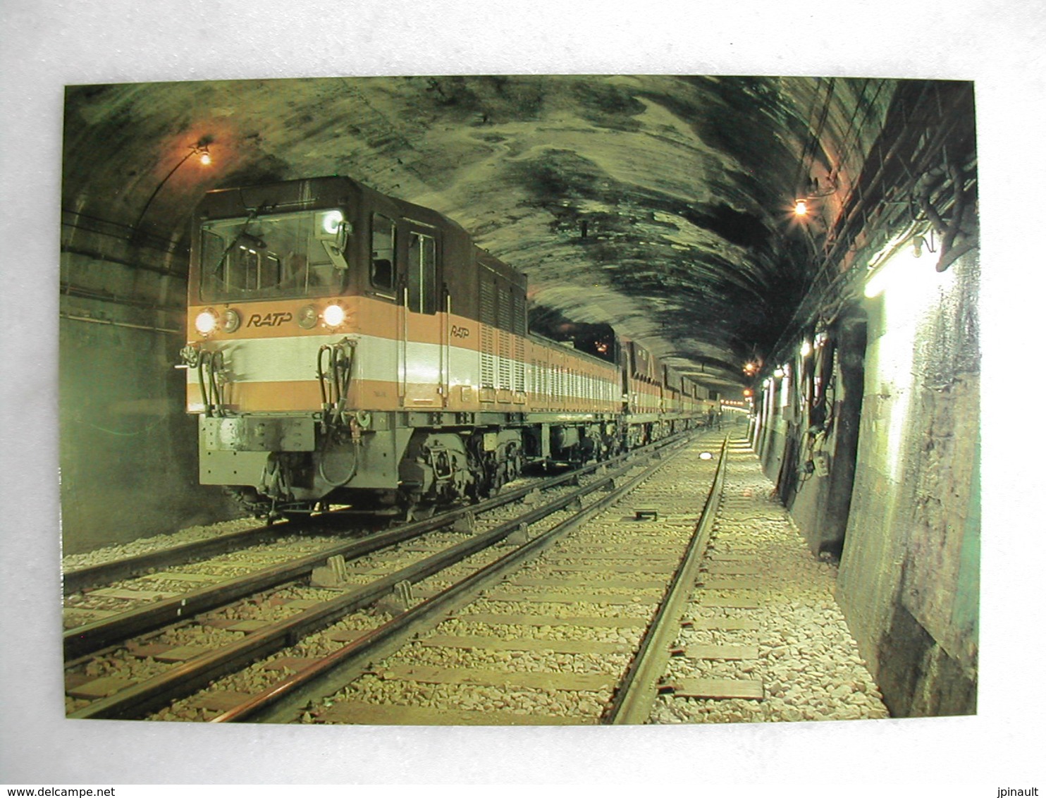 LOT de 36 CPM - Thème FERROVIAIRE - Métro