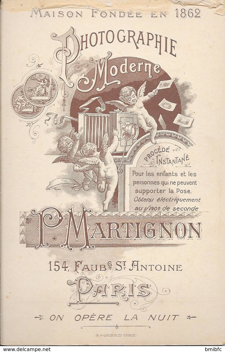 Photographie  D'époque - Studio  P. MARTIGNON - 154, Faub St   Antoine PARIS - Personnes Anonymes