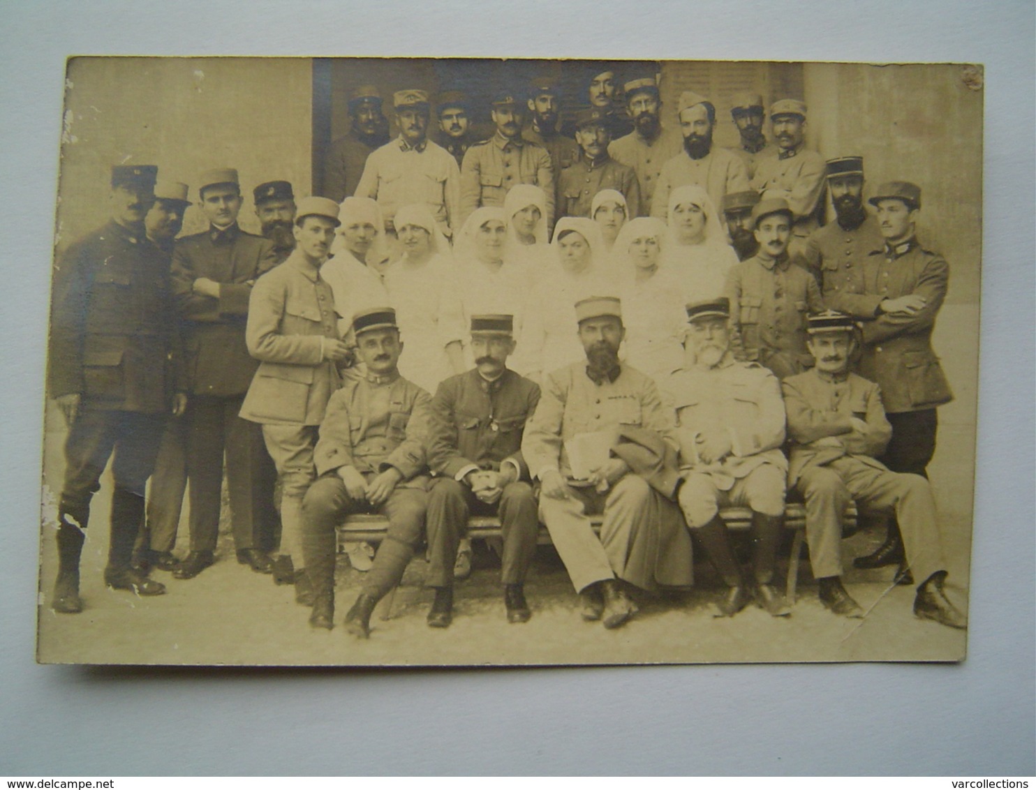 CARTE POSTALE PHOTOGRAPHIE 1918 : SOLDATS 15 ème REGIMENT / INFIRMIERES - 1914-18