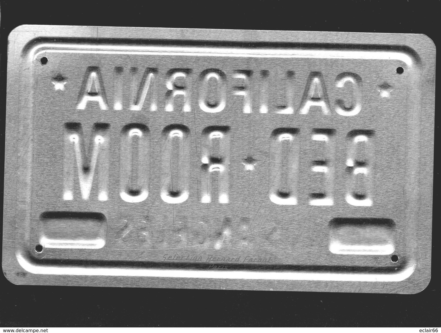 Plaque  En Tôle   15cmX9cm     BLEU  JAUNE CALIFORNIA BED ROOM LOS ANGELES état  Impeccable - Plaques En Tôle (après 1960)