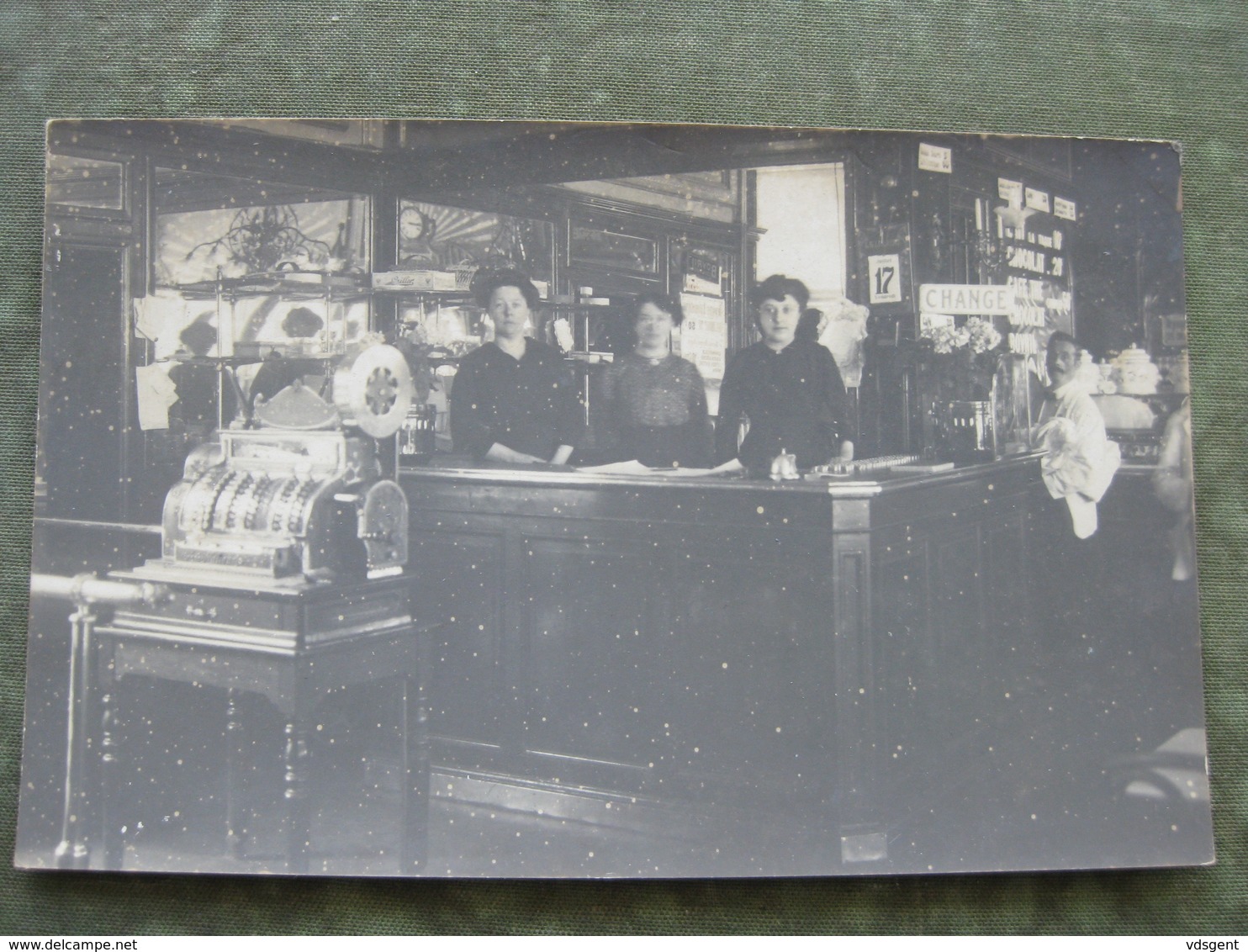 BRUXELLES - CARTE PHOTO "INTERIEUR DU RESTAURANT DU LION D'OR" - Otros & Sin Clasificación