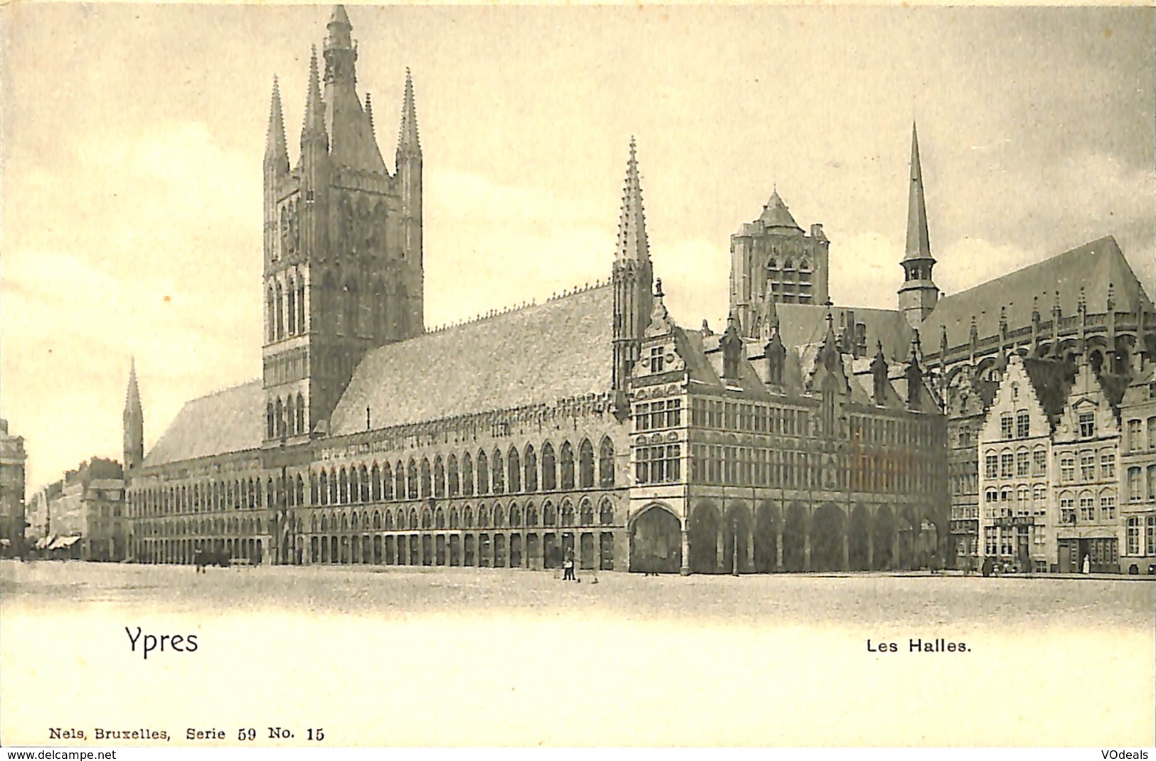 026 267 - CPA - Belgique - Ieper - Ypres - Les Halles - Ieper