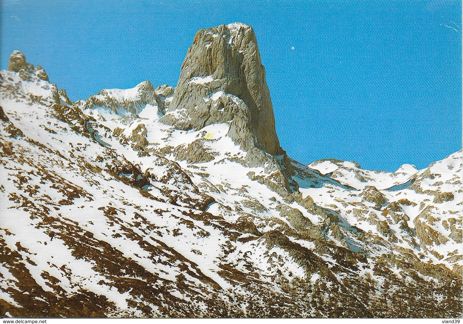 El Pico Urriello O Naranja De Bulnes Desde El Collado De Pandébano - Asturias (Oviedo)