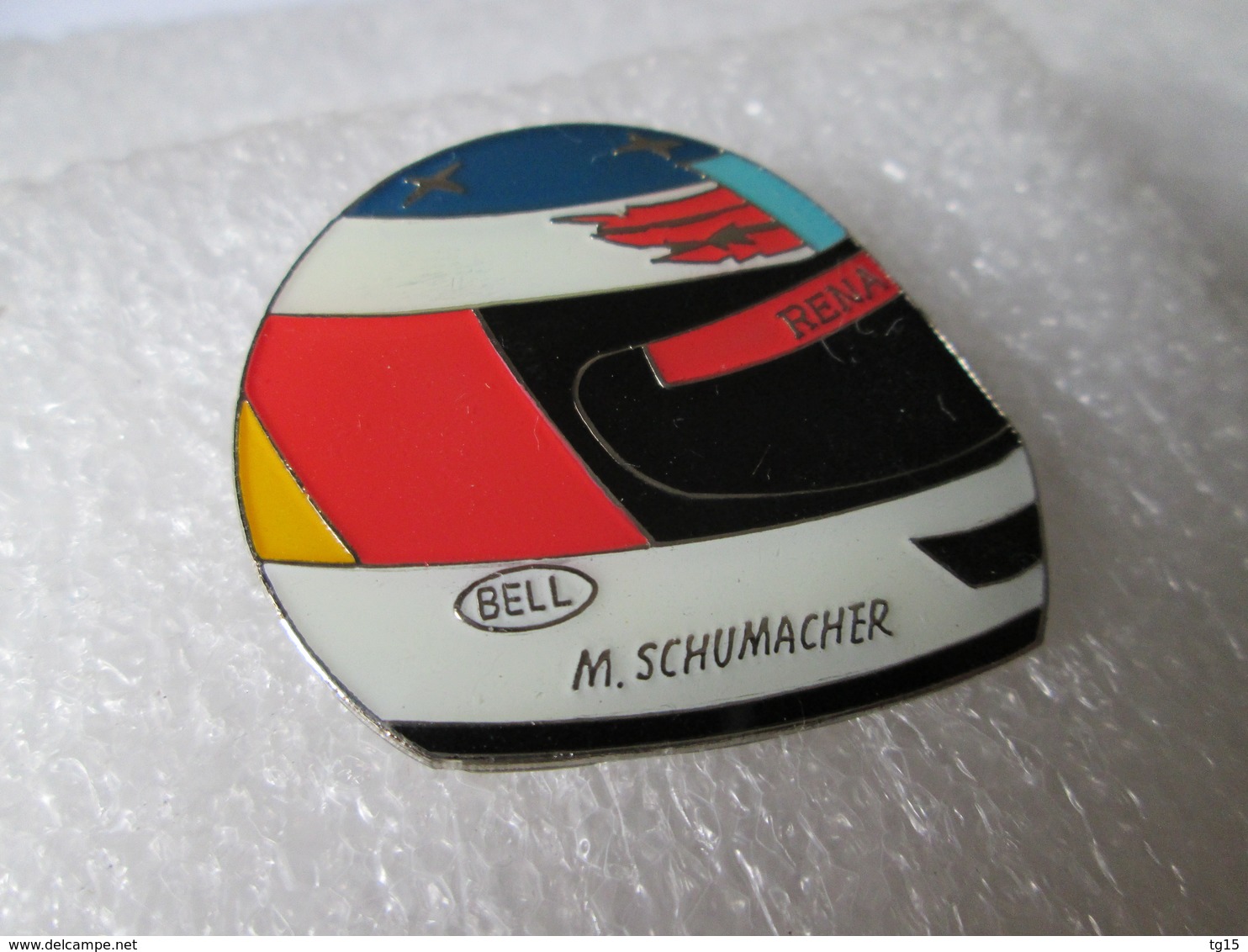 PIN'S   CASQUE   MICHAEL  SHUMACHER     35x31mm - F1