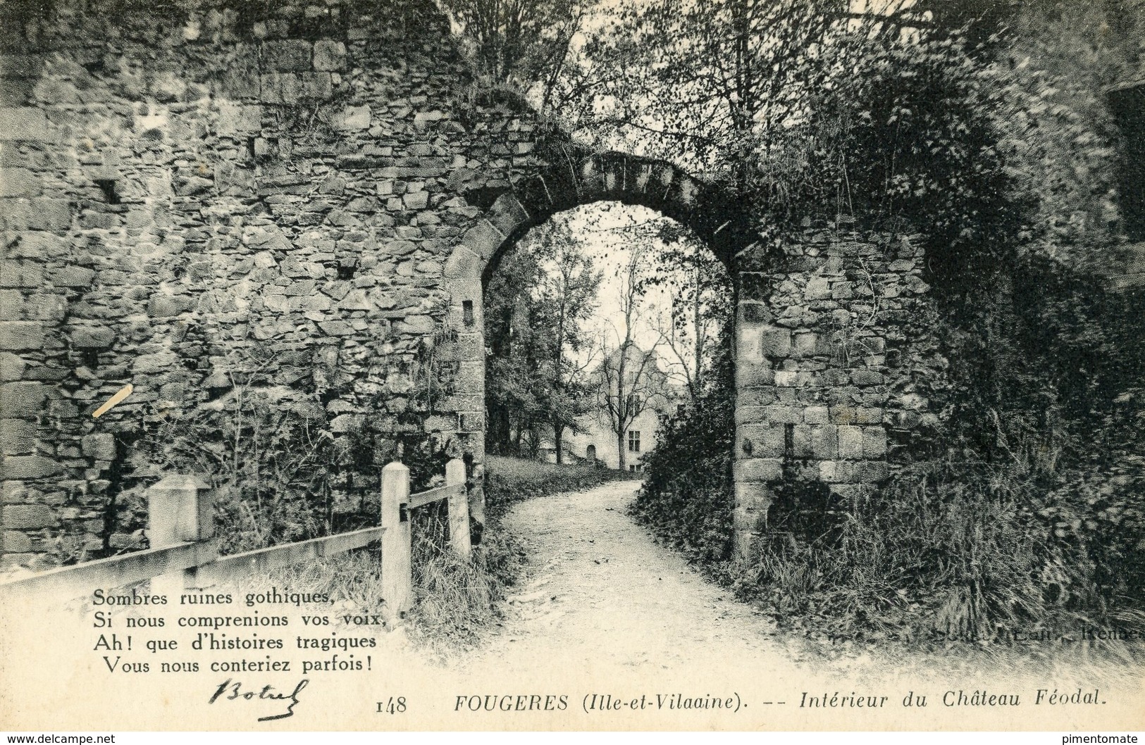 FOUGERES INTERIEUR DU CHATEAU FEODAL - Fougeres