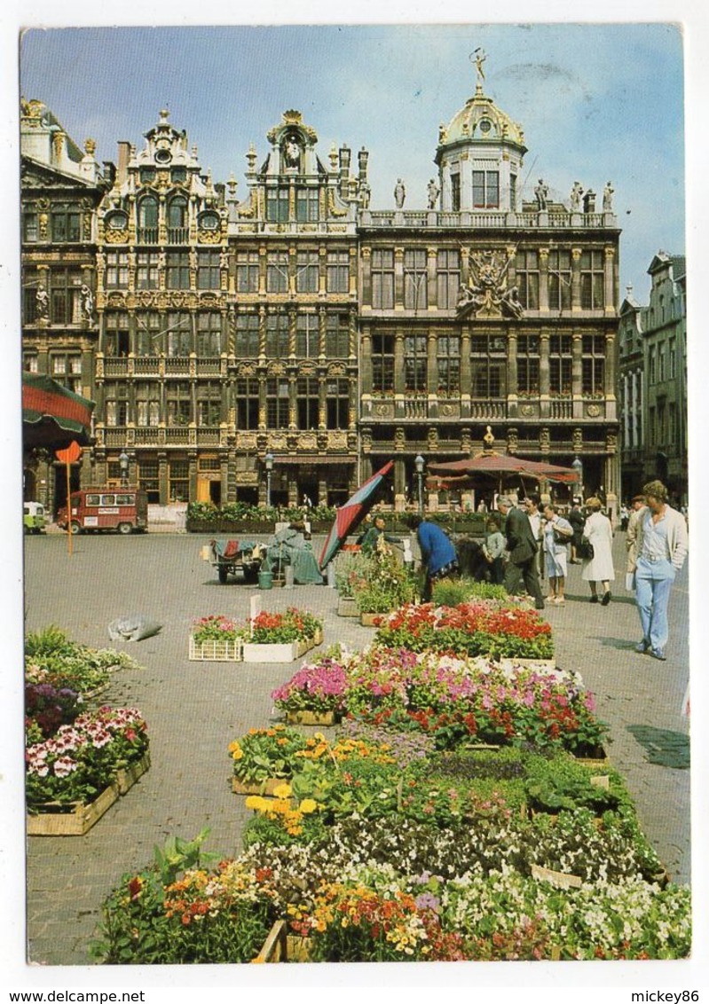 Belgique -- BRUXELLES --Grand'Place Et Marché Aux Fleurs  ( Animée) ... à Saisir - Markten