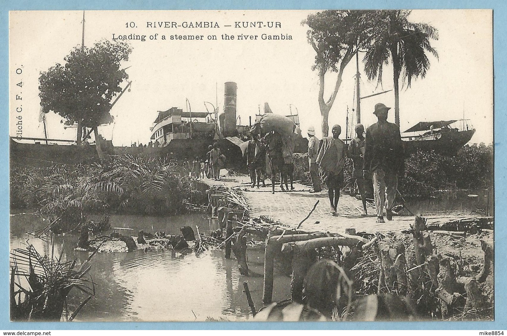 BA0470  CPA   Post Card RIVER-GAMBIA - KUNT-UR - Loading Of A Steamer On The River Gambia  ++++ - Gambia
