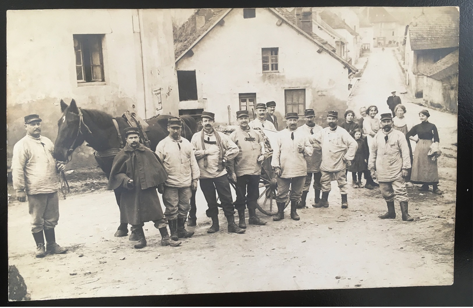 Photographe Marcelin à Belley. Groupe Avec Cheval 1914 - Fotos