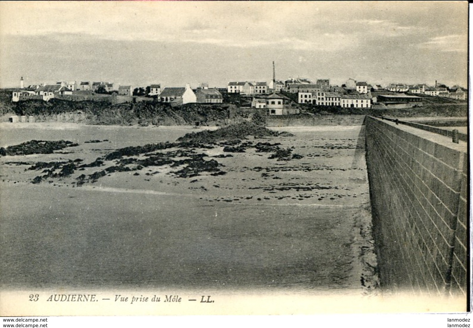 Dpt 29 Audierne Vue Prise Du Mole 1920 Neuve TBE - Audierne