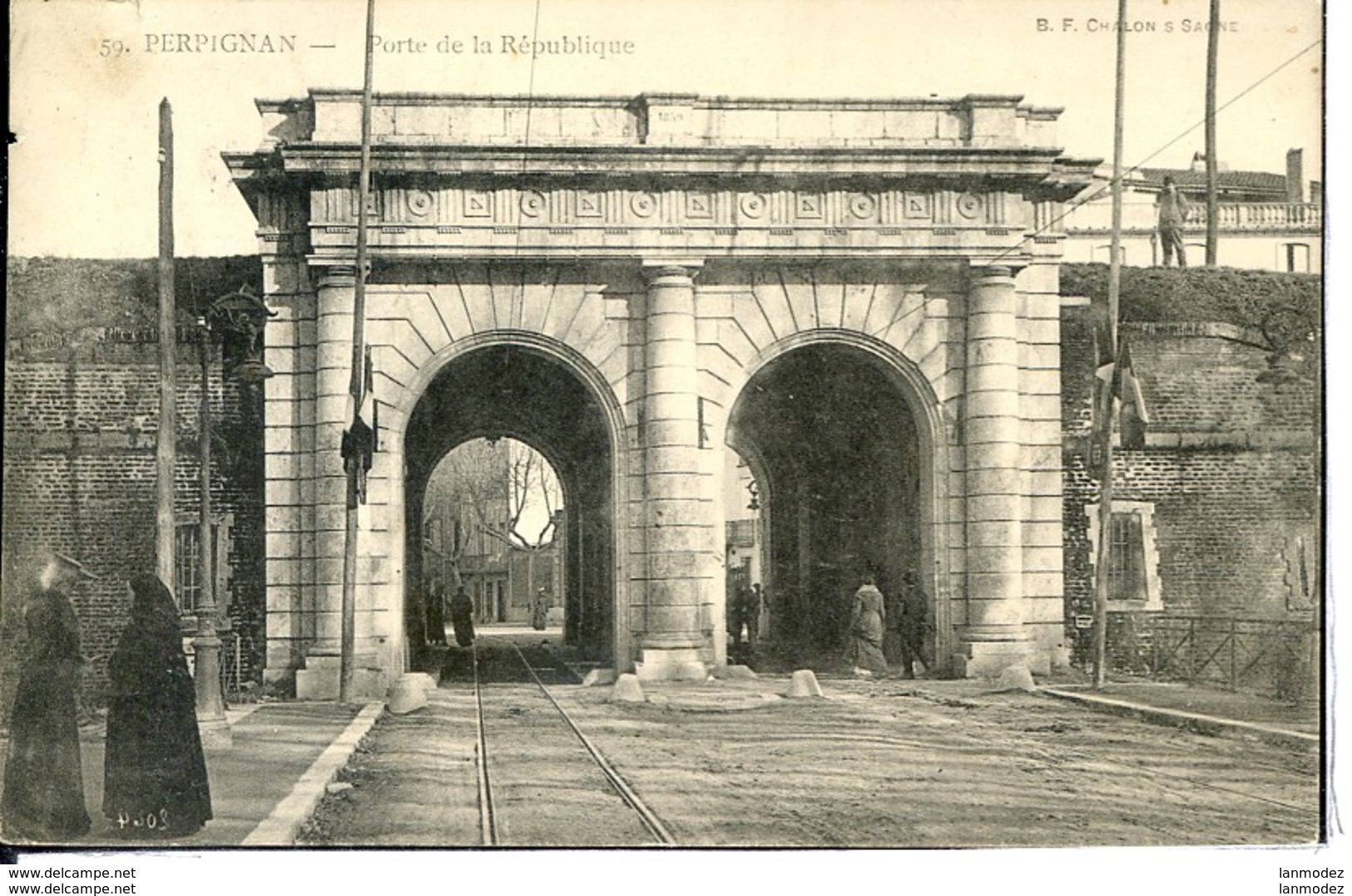 Dpt 66 Perpignan Porte De La Republique No59 Animee 1905 EVT TBE - Autres & Non Classés