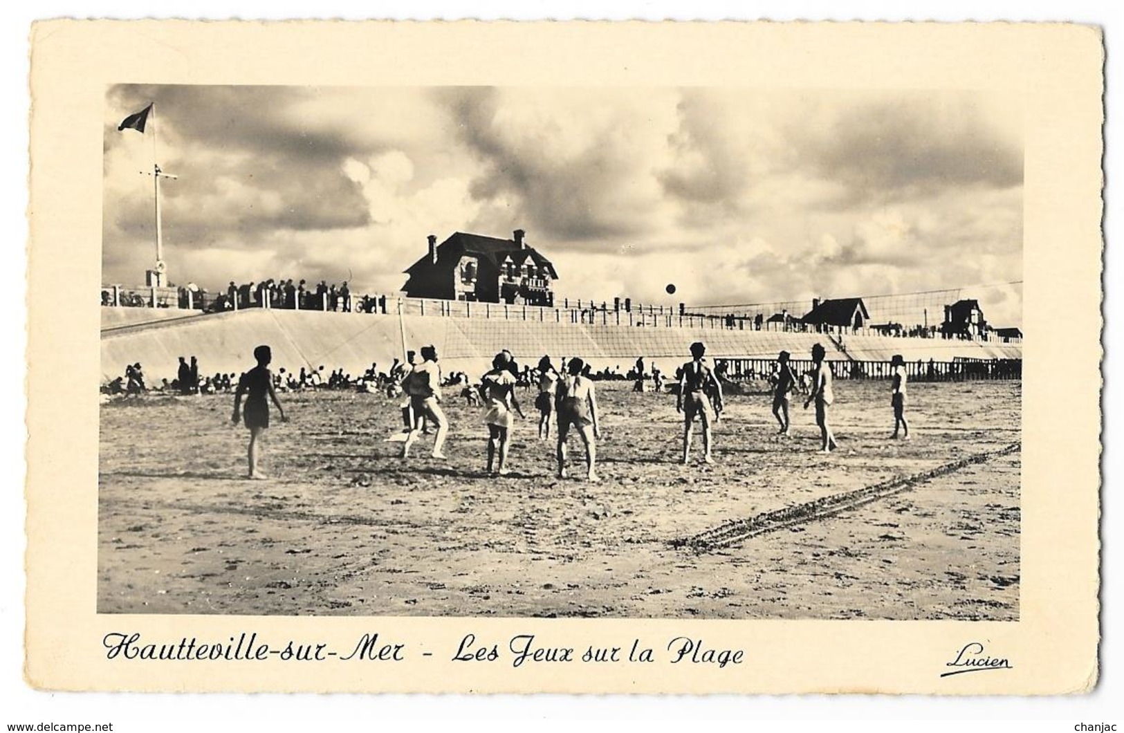 Cpsm. 50 HAUTEVILLE SUR MER (ar. Coutances) Les Jeux Sur La Plage (Volley Ball) 1955  Phot. Lucien - Autres & Non Classés