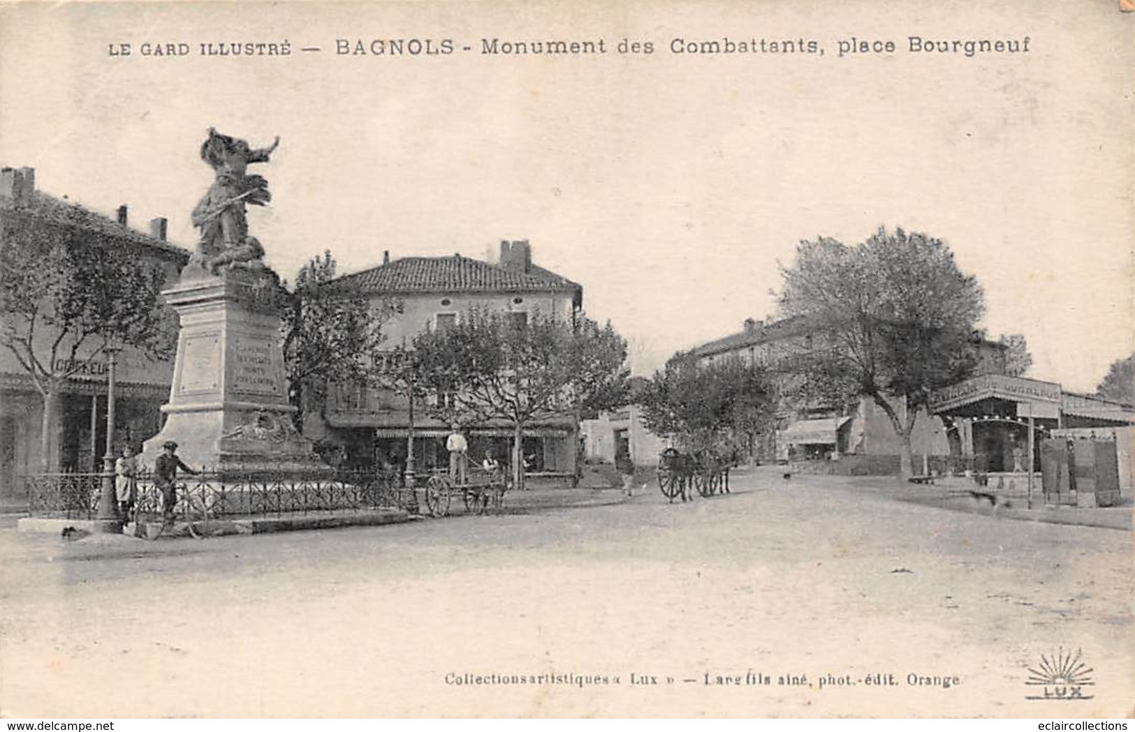 Bagnols Sur Cèze          30       Place Et Monument Des Combattants             (Voir Scan) - Bagnols-sur-Cèze