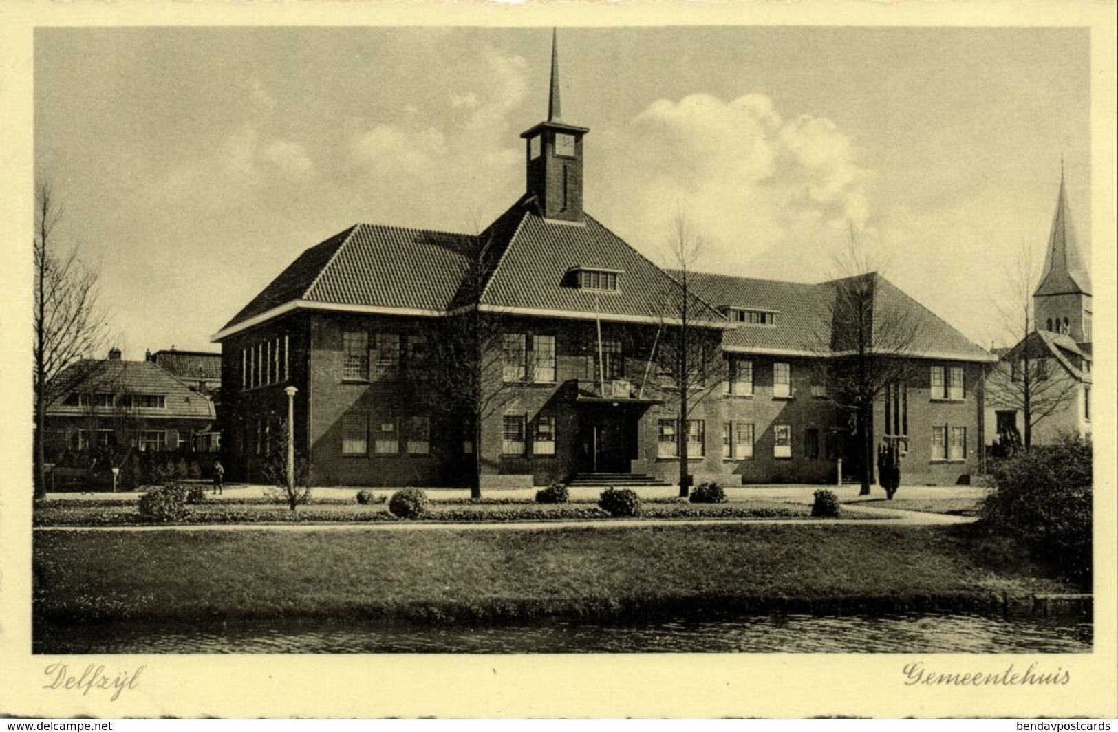 Nederland, DELFZIJL, Gemeentehuis (1930s) Ansichtkaart - Delfzijl