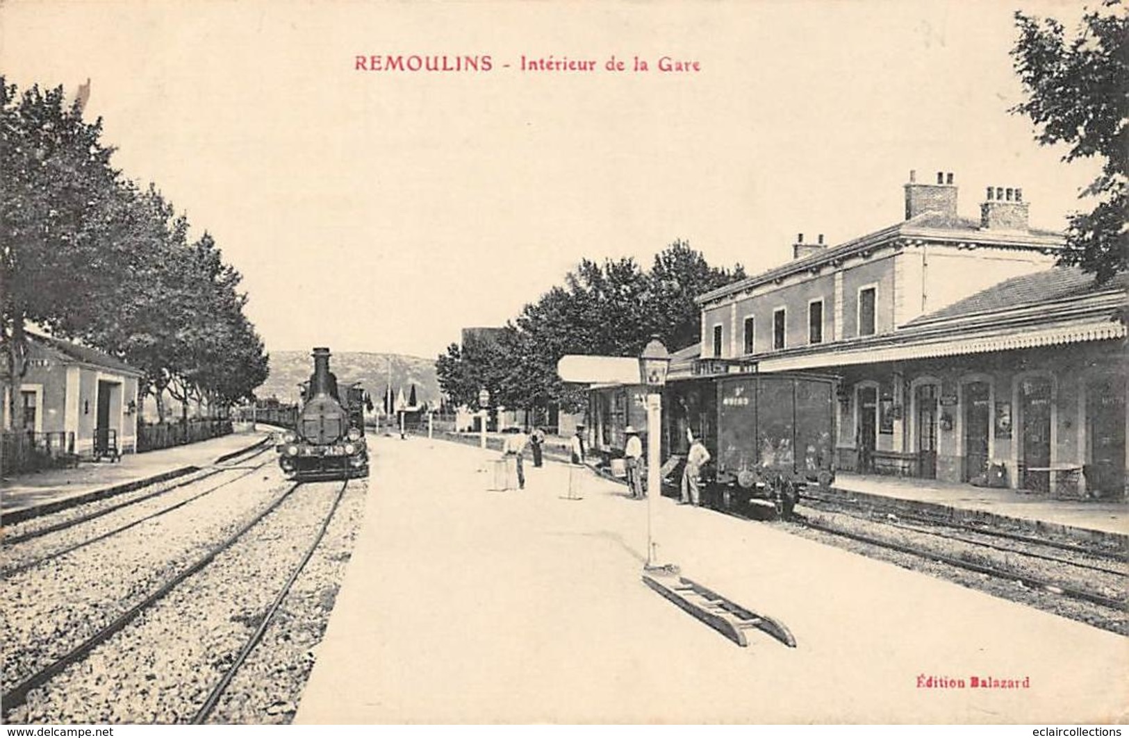 Remoulins         30      Intérieur De La Gare        (Voir Scan) - Remoulins