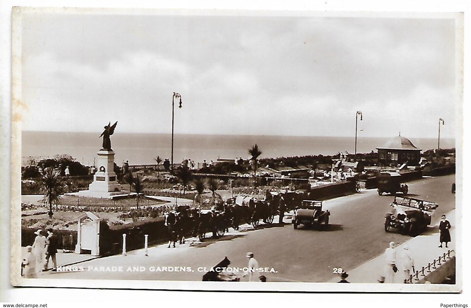 Real Photo Postcard, Clacton-on-sea, Kings Parade And Gardens. People, Horse And Cart, Cars, Automobile. - Clacton On Sea