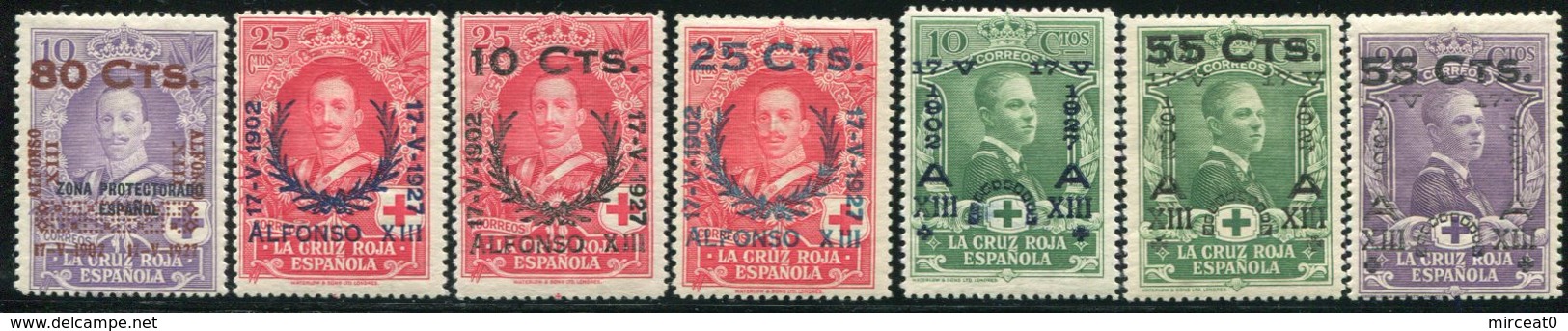 ESPAGNE / SPAIN  1927  MH -  " ALFONSO XIII TIMBRES SURCHARGES / OVERPRINT Pour ETUDES "  -  30 VAL. - Unused Stamps