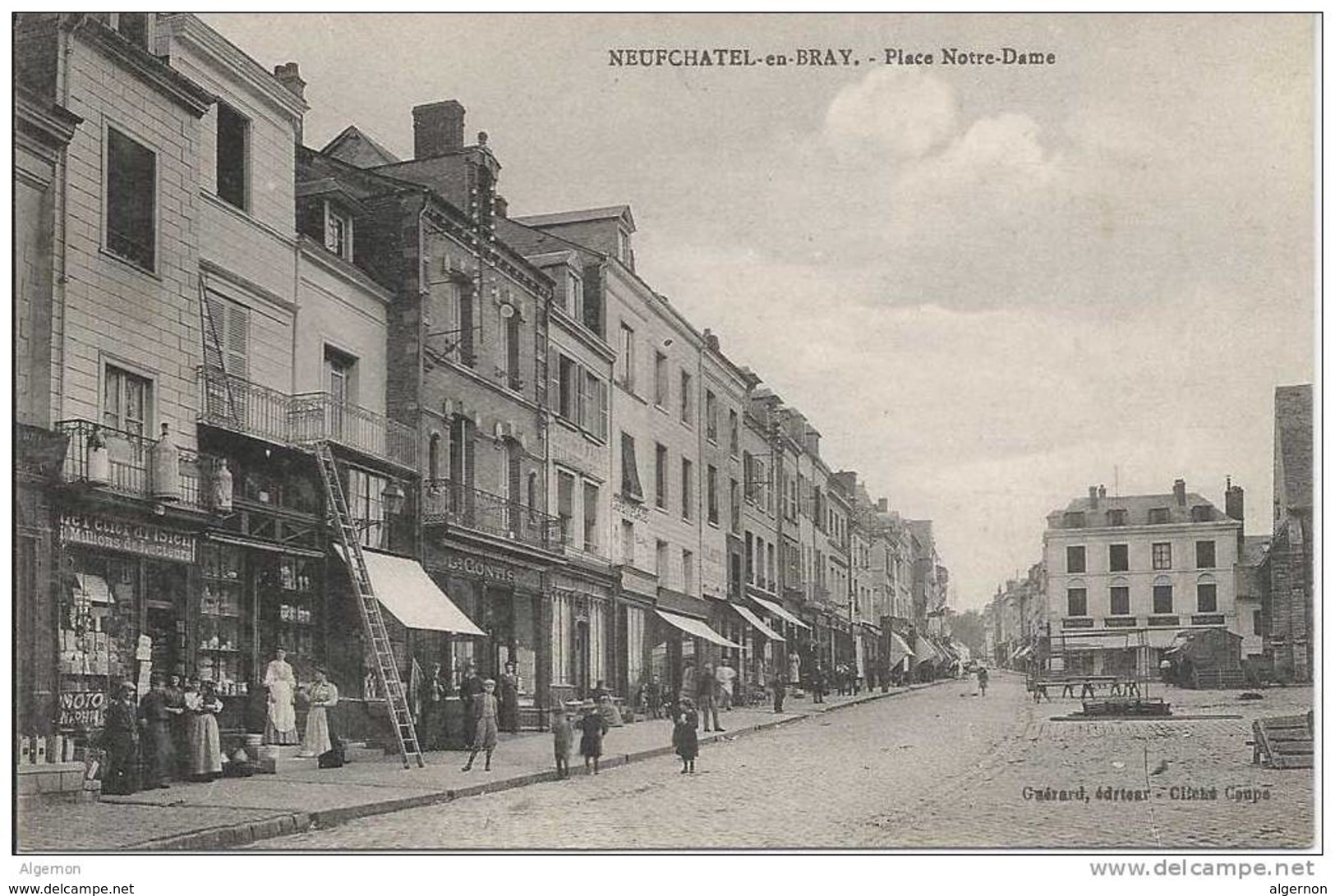 2310 - Neuchâtel En Bray Place Notre-Dame Circulée 1920 - Neufchâtel En Bray