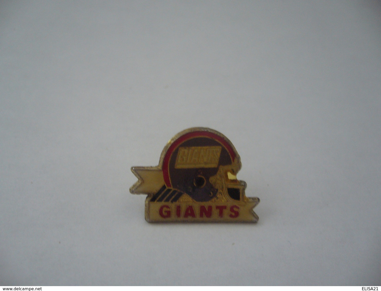 PIN'S PINS GIANTS THÈME BASEBALL OU FOOTBALL AMÉRICAIN CASQUE - Baseball