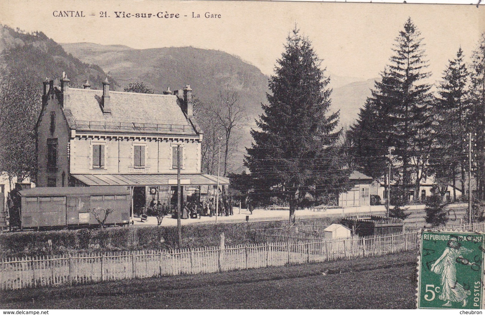 15. VIC SUR CERE..CPA. LA GARE. ANNEE 1913 + TEXTE - Autres & Non Classés