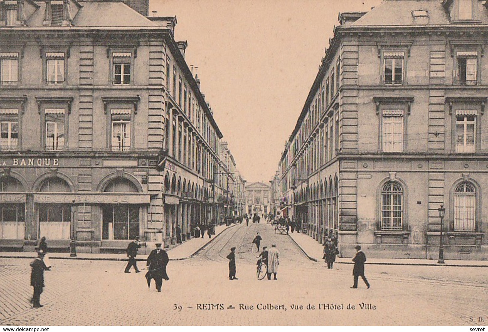 REIMS  -   Rue Colbert - Vue De L'Hôtel De Ville   Cliché Rare - Reims