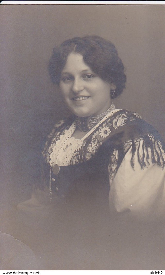 AK Foto Frau In Tracht - Dirndl - Ca. 1910 (49503) - Personen