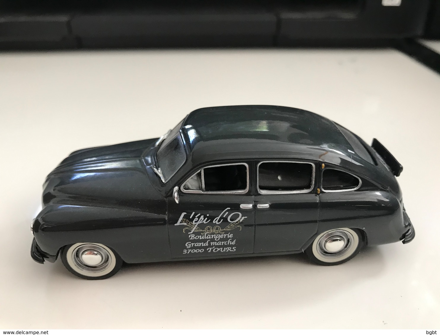 FORD VEDETTE ABEILLE L'EPI D'OR - 1/43 - ETAT NEUF Sans Boite - Dinky