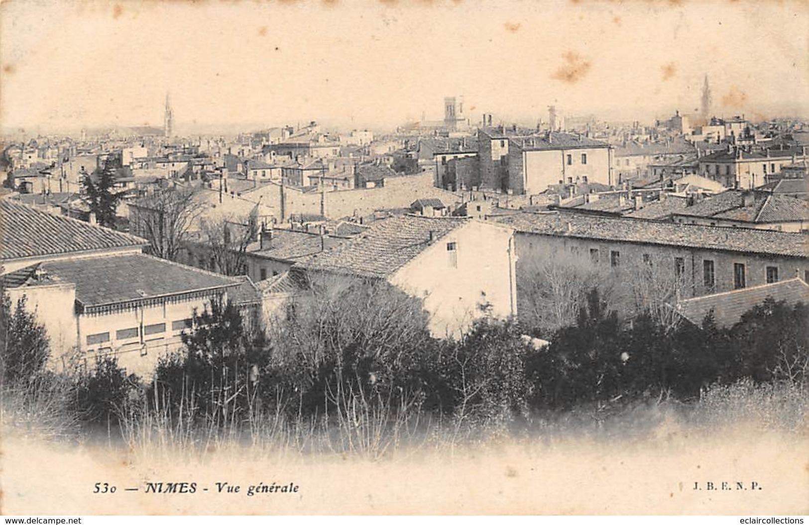 Nîmes        30         Vue Générale           (voir Scan) - Nîmes