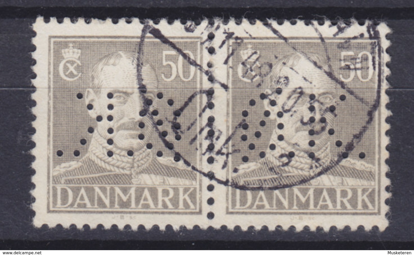 Denmark Perfin Perforé Lochung (Ø08) 'Ø.K.' Det Østasiatiske Kompagni East Asiatic Company Pair Of Chr. Stamps (2 Scans) - Abarten Und Kuriositäten