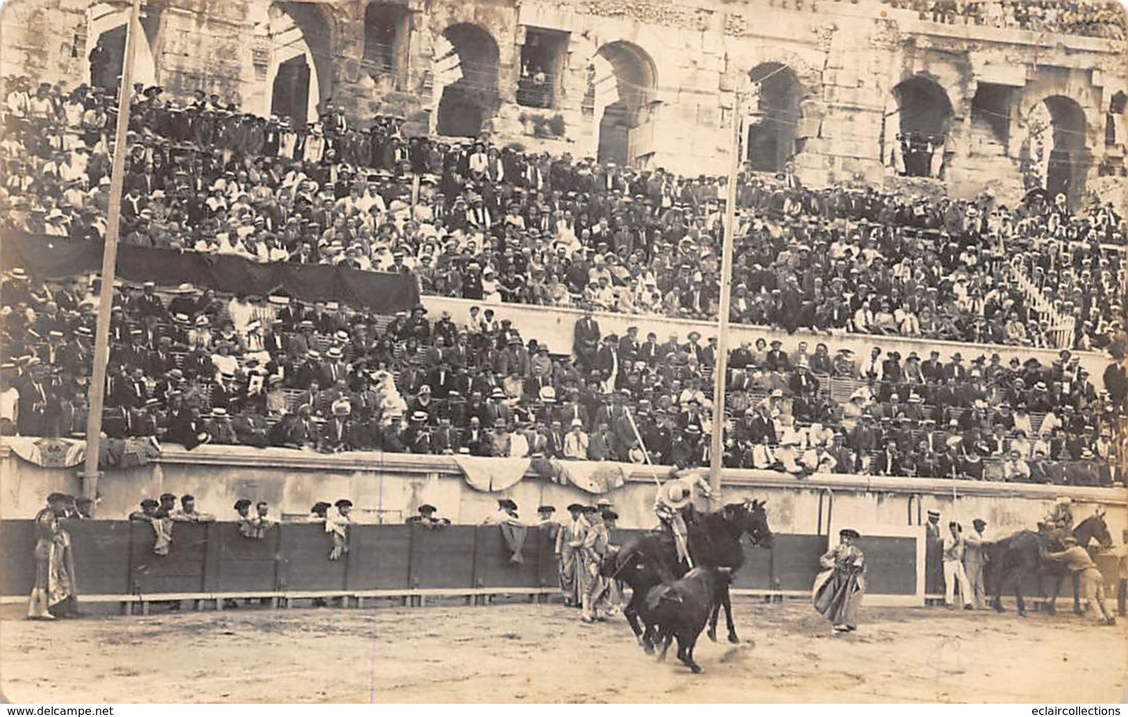 Nîmes        30         Courses De Taureaux  3  Cartes Photo. Cliché Bédouin     (voir Scan) - Nîmes