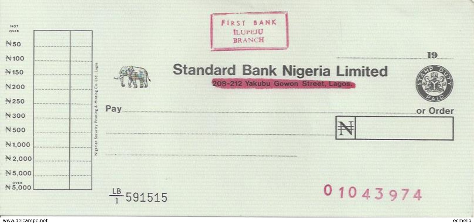 NIGÉRIA  CHECK CHEQUE STANDARD BANK 1960'S REVENUE - Cheques & Traveler's Cheques