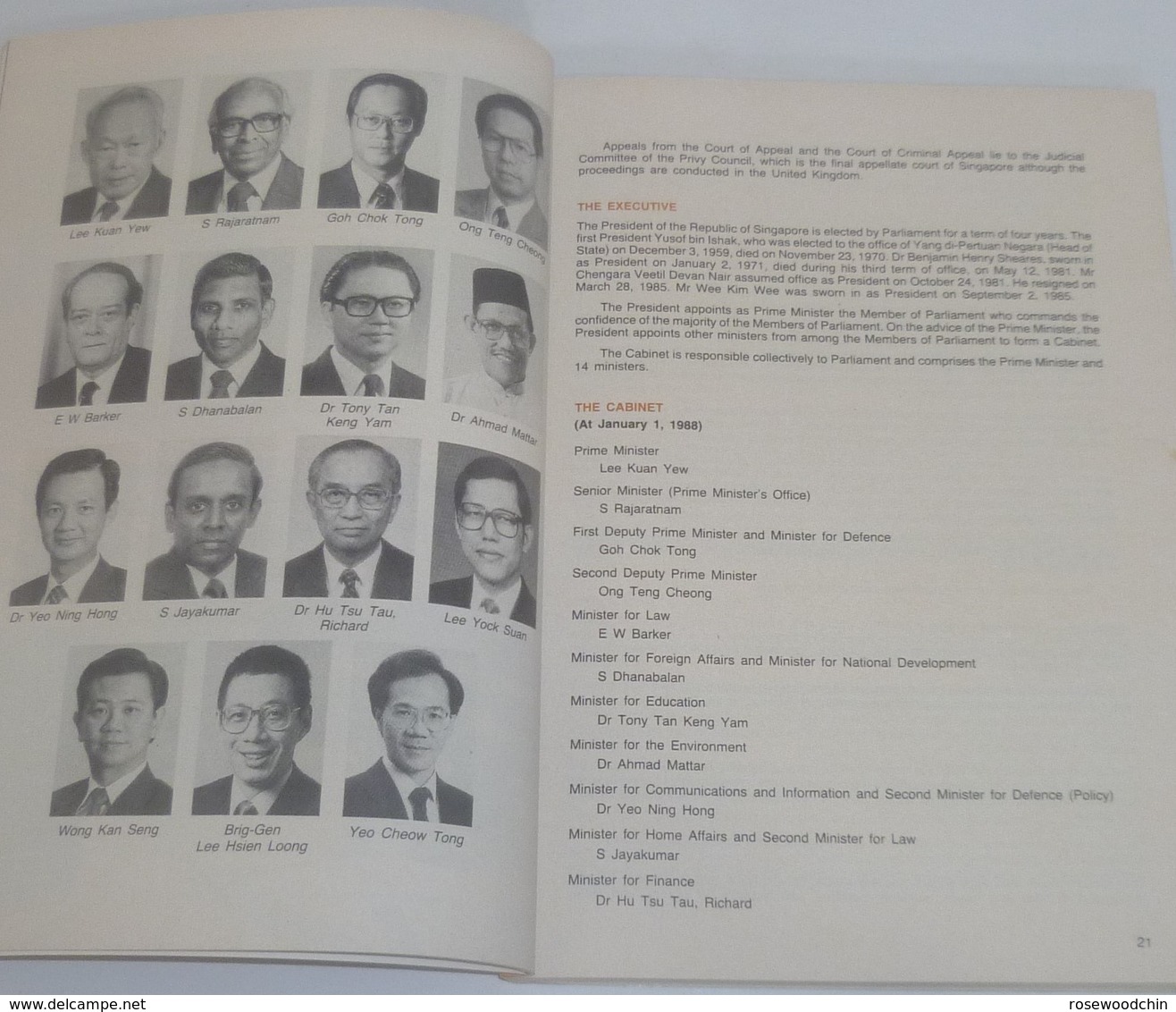 Vintage !  Singapore Facts And Pictures 1988 Book Published By The Information Division - Asia