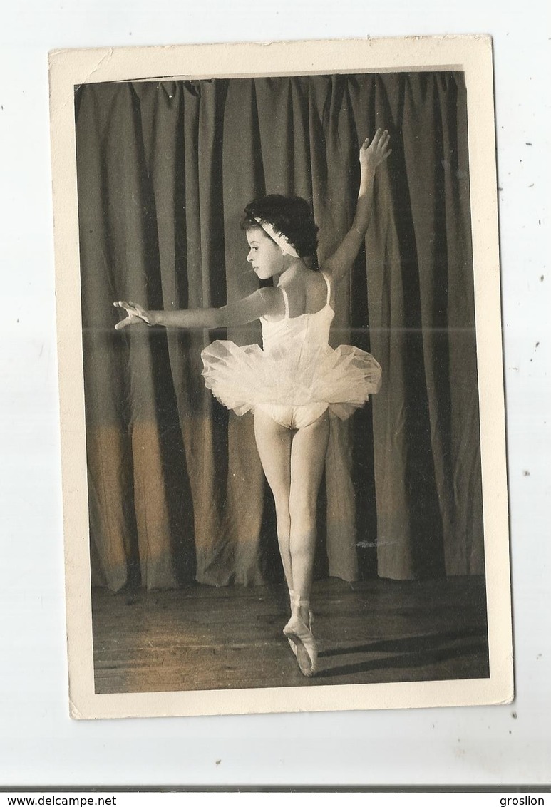 JEUNE DANSEUSE PHOTO PRISE AU RECITAL R. BAY 1952 - Anonyme Personen