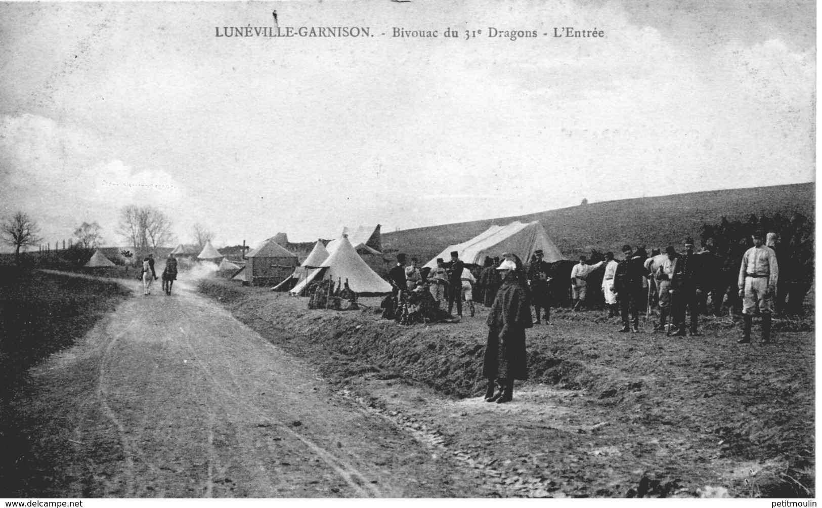 Lunéville-garnison, Bivouac Du 31°dragons, L'entrée - Barracks