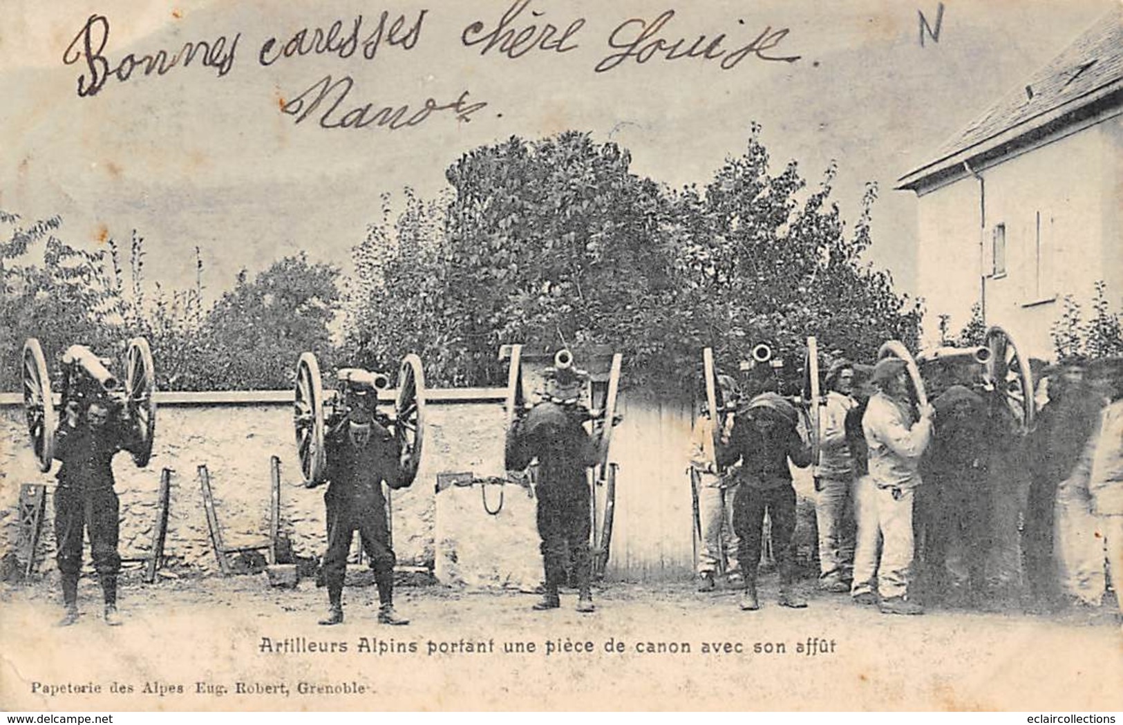 Thème.  Militaria. Matériel.   Artilleurs Alpins Portant Une Pièce De Canon Avec Son Affût  (Voir Scan) - Equipment