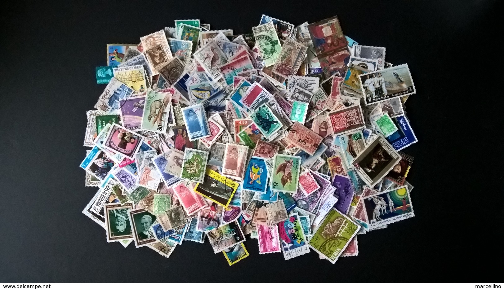 Lot + De 2100 Timbres Du Monde + Feuillets Divers Voir Scans - Vrac (min 1000 Timbres)