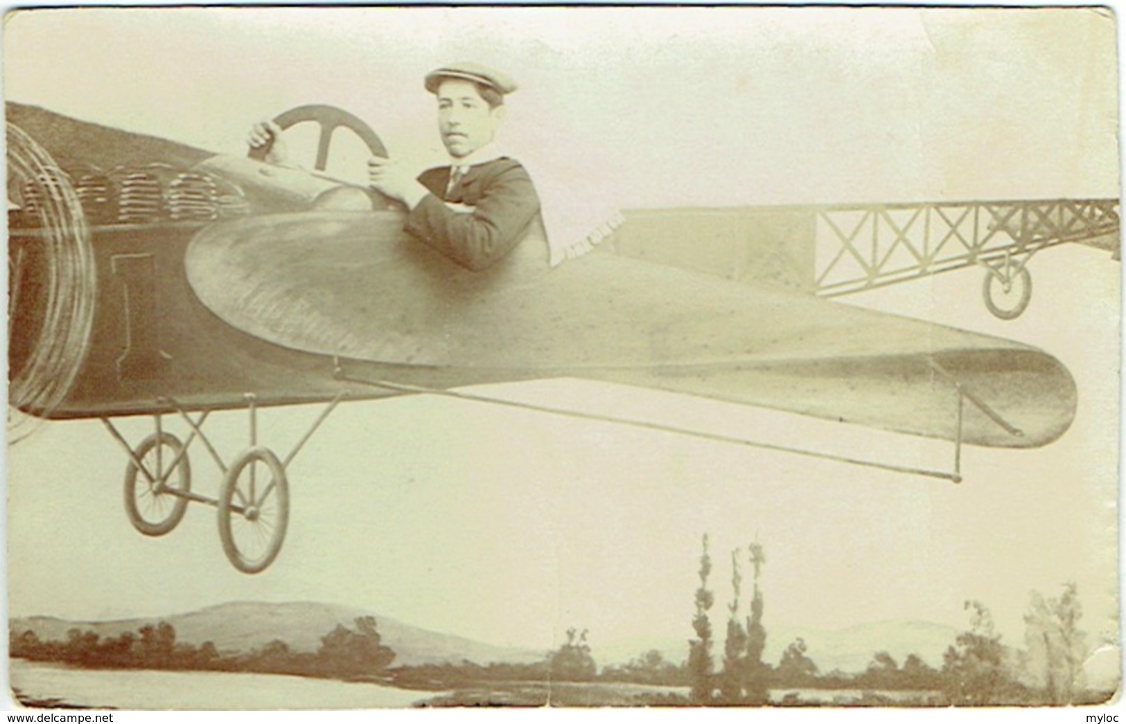 Carte Photo. Surréalisme. Homme Et Avion . Photo Montage. Kimon à Oran. - Aviación