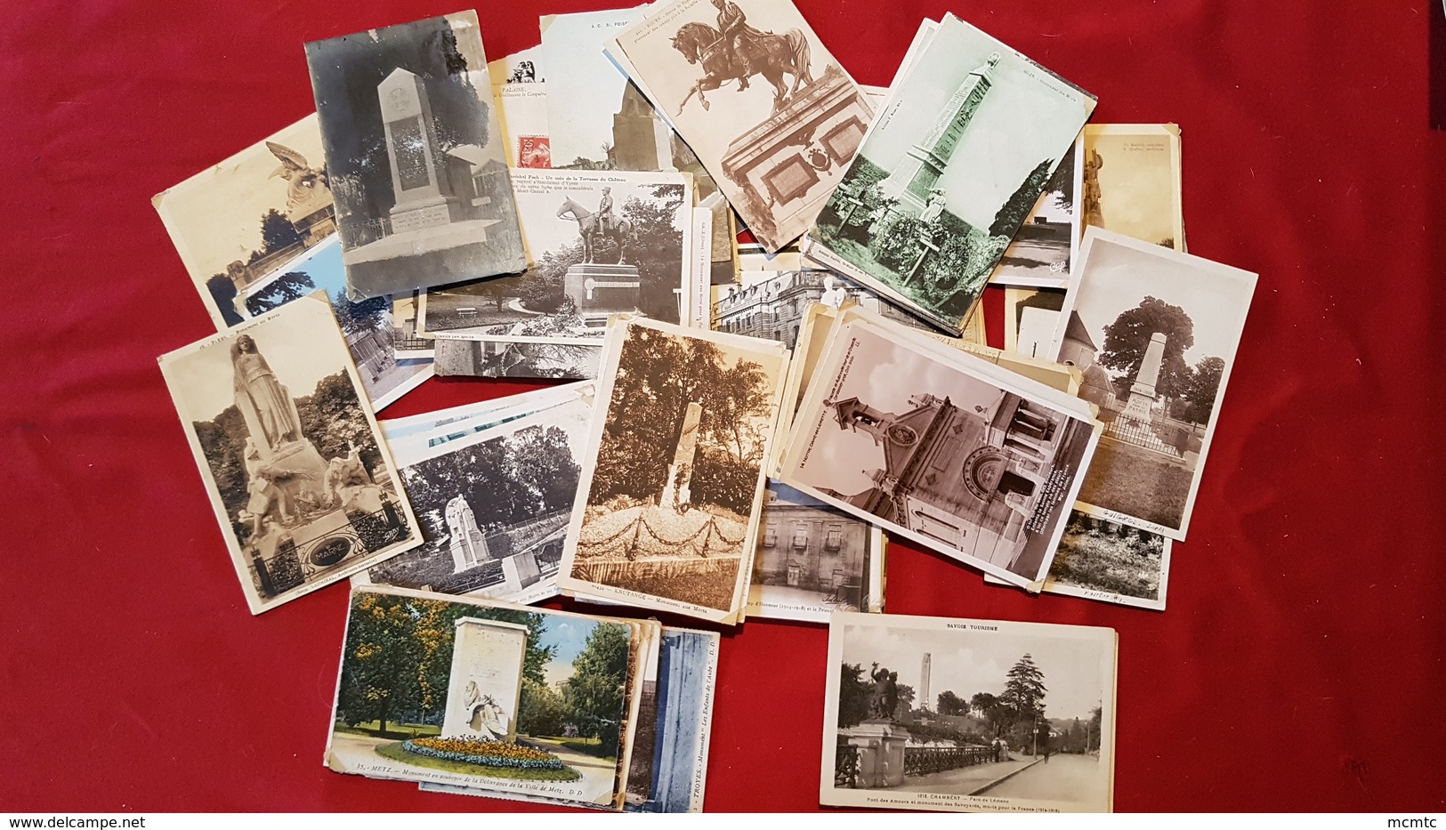 Environs 420 Cartes Abîmées - Monument Aux Morts   - Monuments - 100 - 499 Postcards