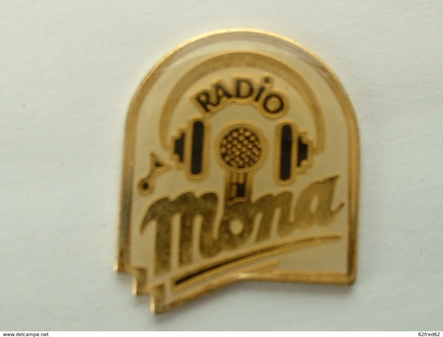 PIN'S RADIO MONA - Médias