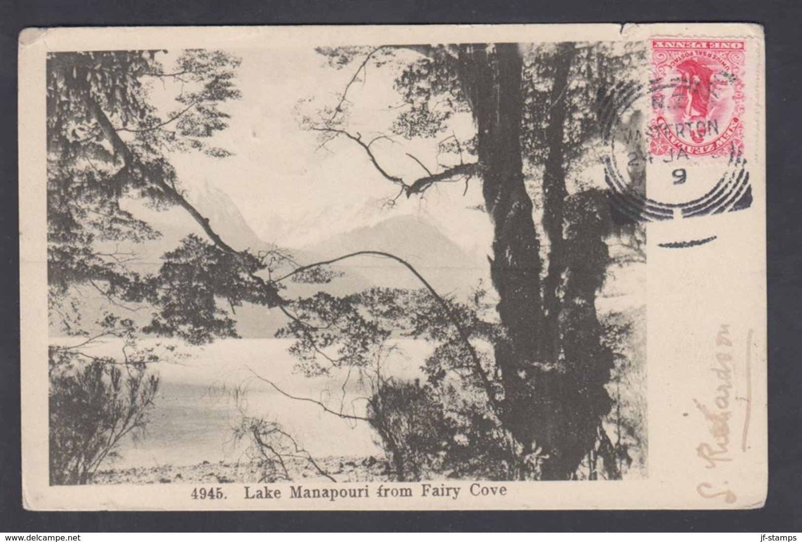 1905. New Zealand.  POST CARD. Lake Manapouri From Fairy Cove. MASTERTON 24 JA 05. To... (MICHEL 100) - JF323564 - Brieven En Documenten