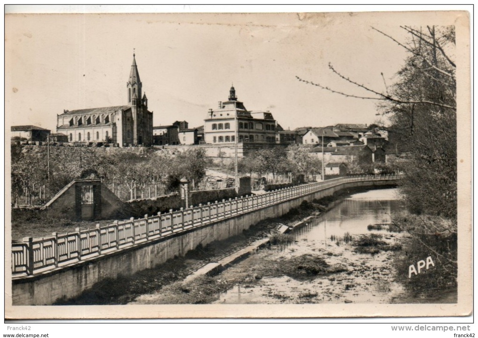 81. Carmaux. Vue Prise Des Bords Du Cérou. Abimé En Haut - Carmaux