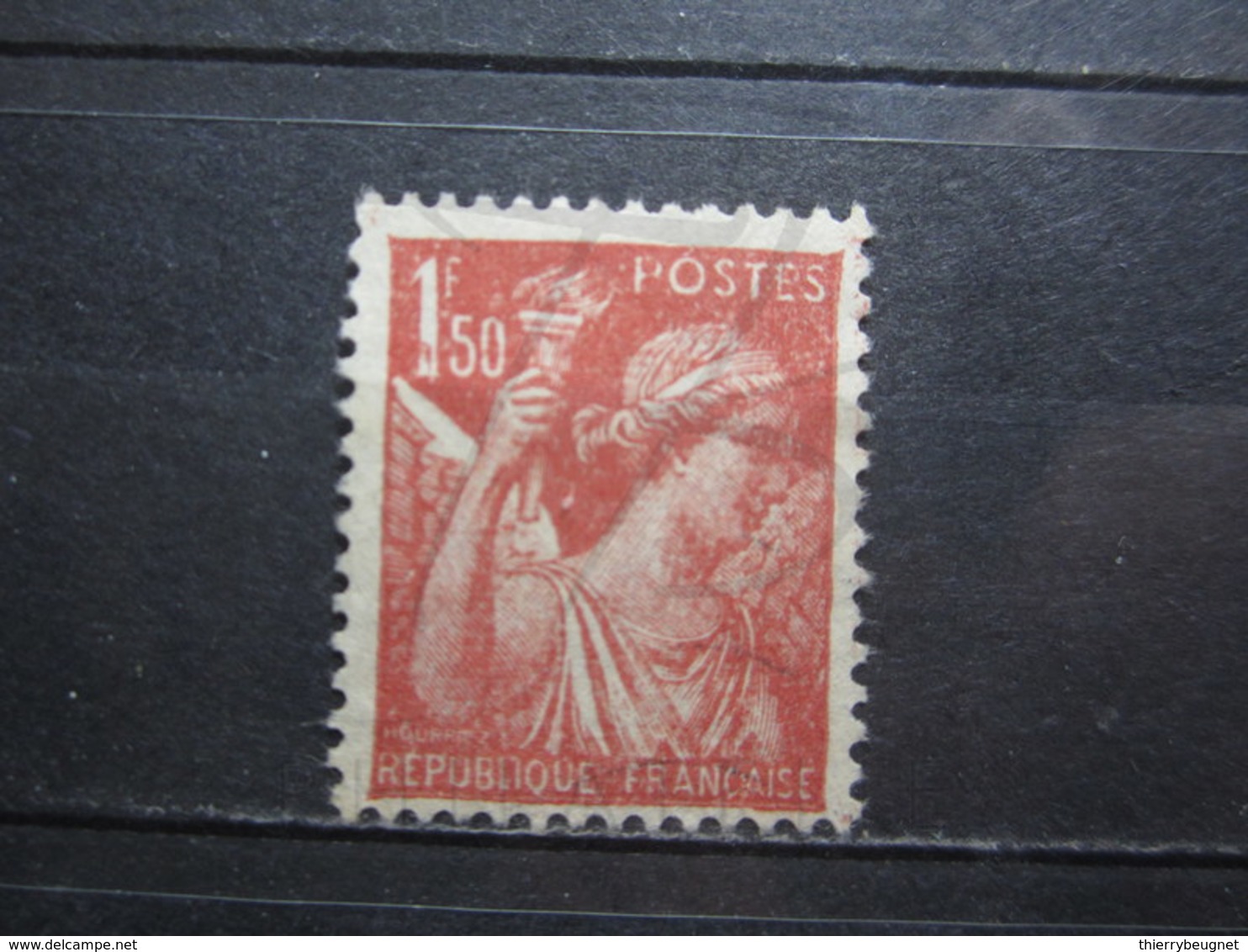 VEND BEAU TIMBRE FRANCE N° 652 , TACHE DANS LE " 1 " !!! - Gebraucht